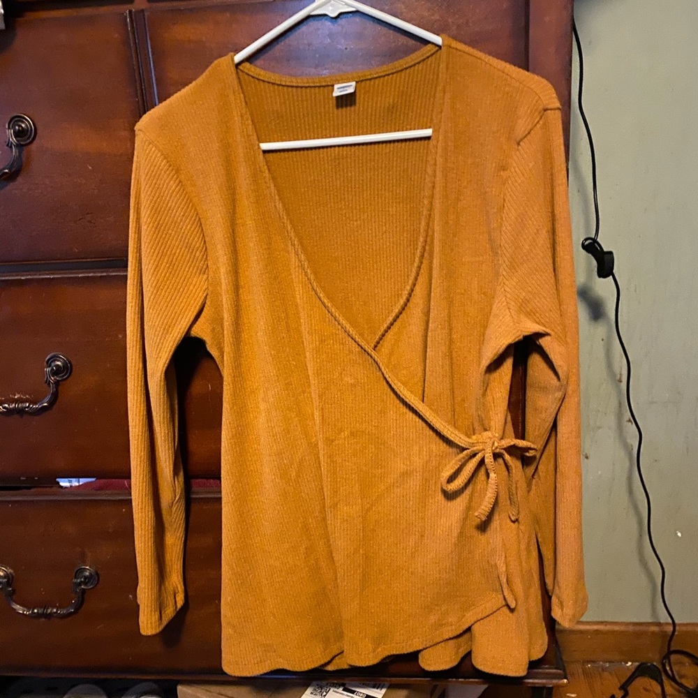 Old navy wrap shirt xl